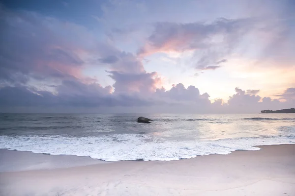 ชายหาดท สวยงามในศร งกา — ภาพถ่ายสต็อก