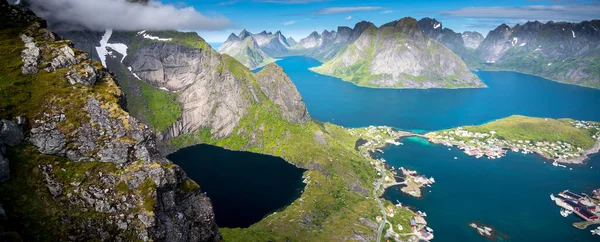Schöne Aussicht Vom Aussichtspunkt Reinebringen Auf Den Lofoten Norwegen — Stockfoto