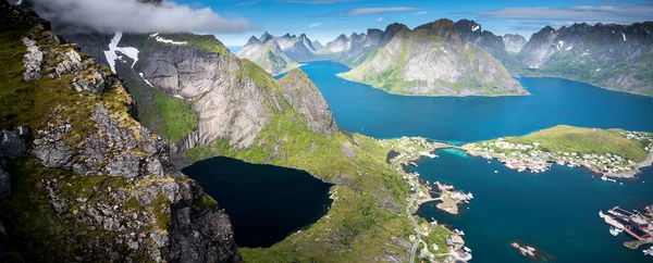 Schöne Aussicht Vom Aussichtspunkt Reinebringen Auf Den Lofoten Norwegen — Stockfoto