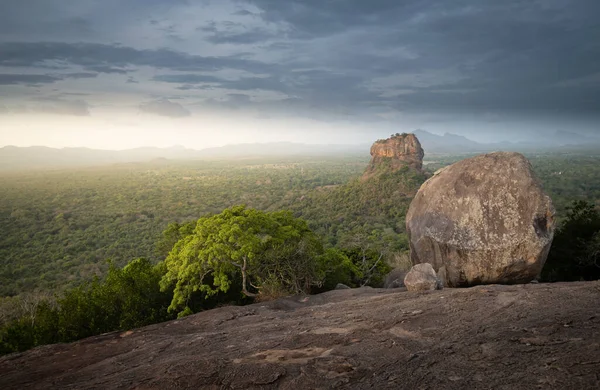 Sigiriya Leeuw Rots Fort Uit Pidurangala Rots Sri Lanka — Stockfoto