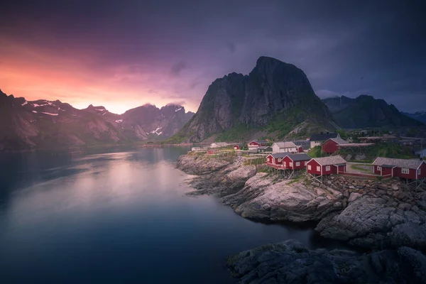 Middernacht Zon Zonsondergang Hamnoy Vissersdorp Zomer Het Eiland Lofoten Noorwegen — Stockfoto