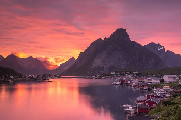 Norveç Yaz Mevsiminde Lofoten Adaları Nda Güzel Bir Manzara — Stok fotoğraf