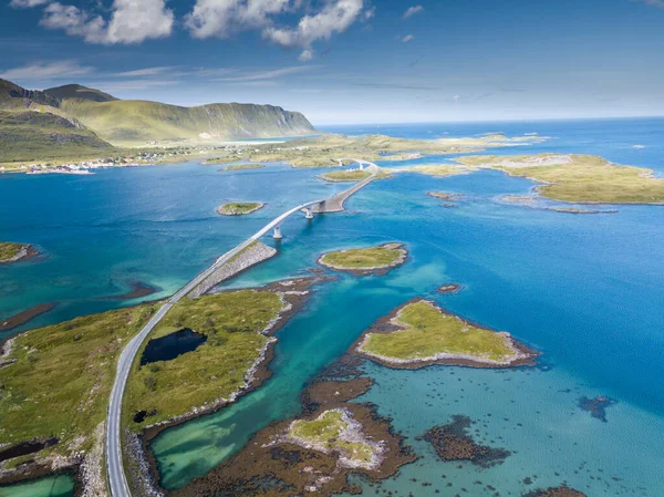 Luftaufnahmen Einer Wunderschönen Landschaft Auf Den Lofoten Sommer Norwegen — Stockfoto