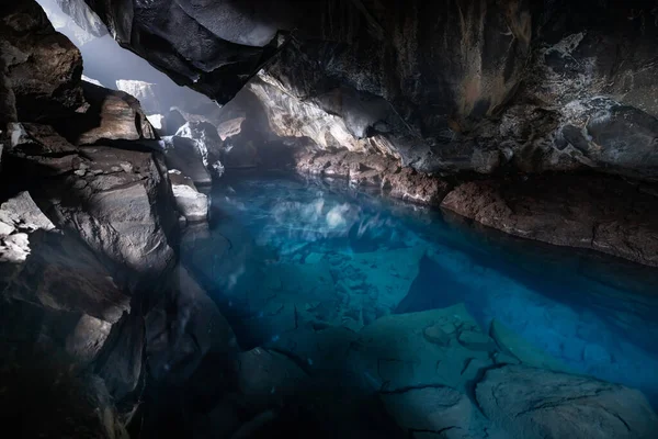 Jeskyně Grjotagja Myvatn Island — Stock fotografie