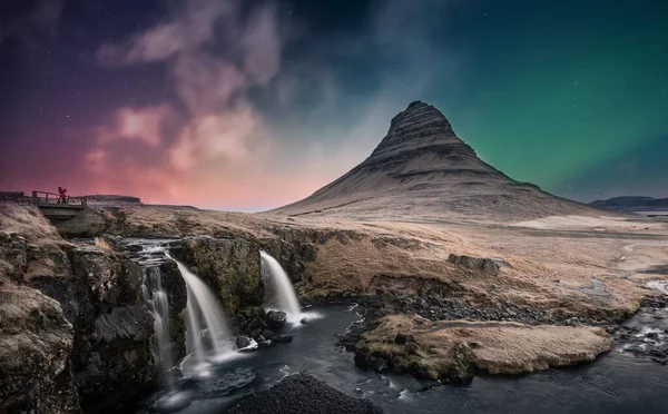 Norrsken Aurora Borealis Över Kirkjufell Vattenfall Island — Stockfoto