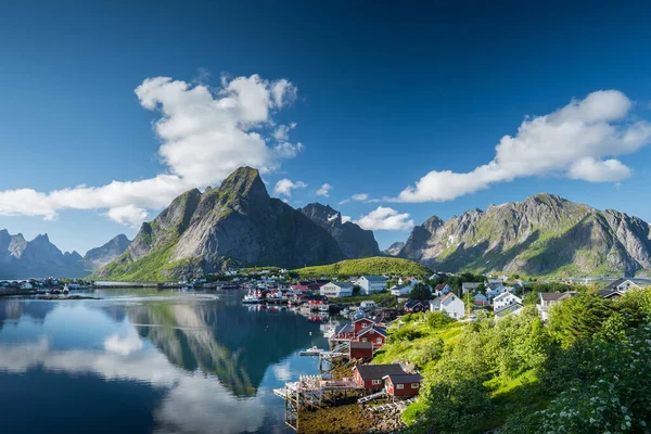 Schönes Fischerdorf Reine Auf Den Lofoten Sommer Norwegen — Stockfoto