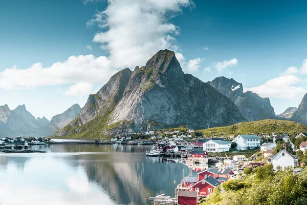 Hermoso Pueblo Pesquero Reine Las Islas Lofoten Verano Noruega —  Fotos de Stock