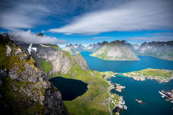 Schöne Aussicht Vom Aussichtspunkt Reinebringen Auf Den Lofoten Norwegen — Stockfoto