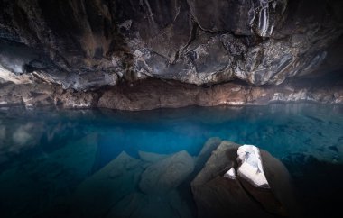 Grjotagja Mağarası, Myvatn, İzlanda