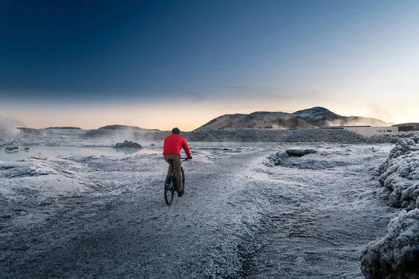 冰岛蓝湖附近美丽的风景和日落温泉温泉 — 图库照片