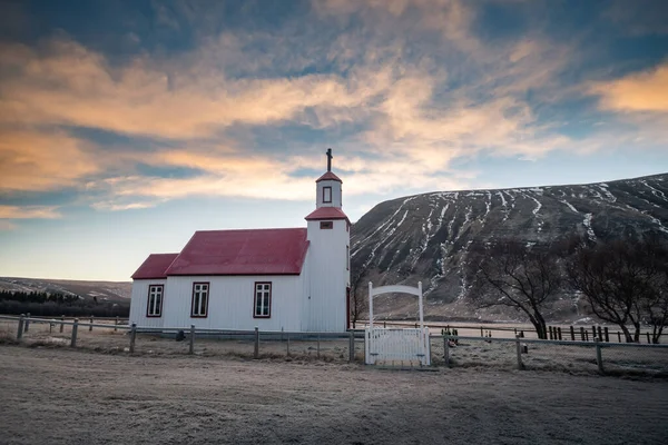 Krásný Malý Červený Kostel Islandu — Stock fotografie