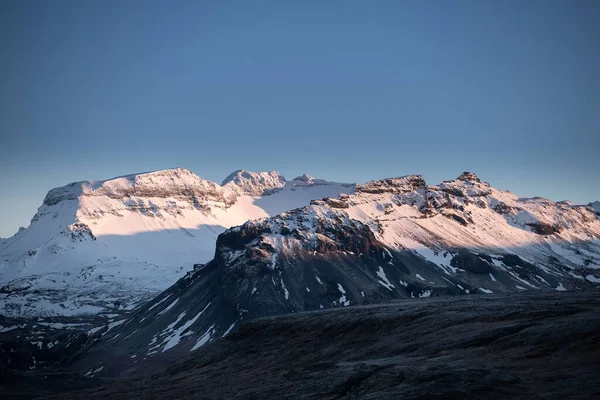 Vackert Bergslandskap Vintern Island — Stockfoto