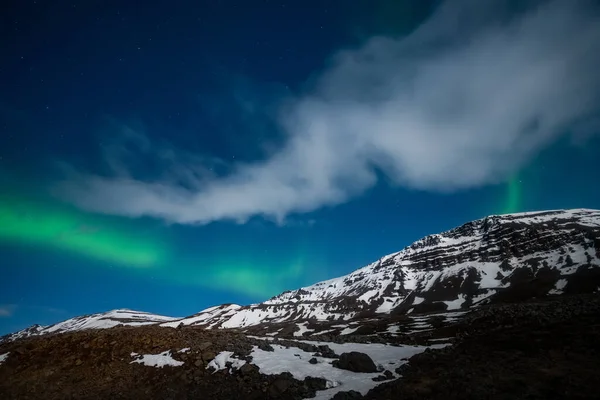 Северное Сияние Aurora Borealis Над Городом Akureyri Исландии — стоковое фото