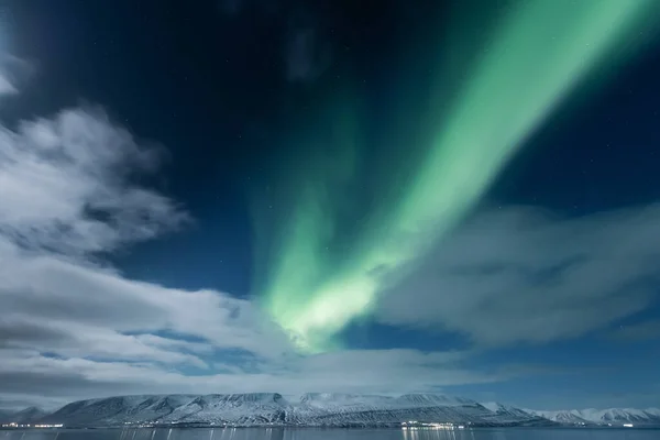 Polarlichter Polarlichter Über Der Stadt Akureyri Island — Stockfoto