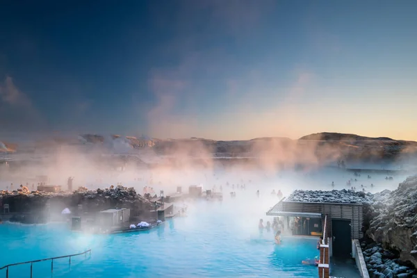 Hermoso Paisaje Puesta Sol Cerca Laguna Azul Spa Termal Islandia —  Fotos de Stock