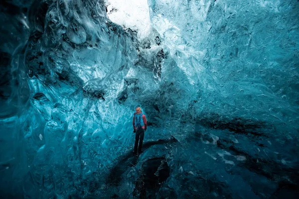 Dalam Gua Gletser Islandia — Stok Foto