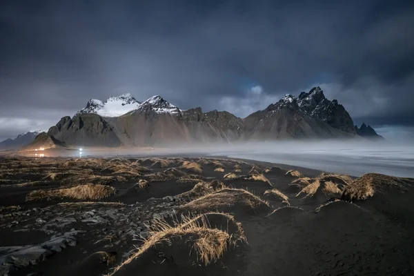 アイスランドのホフンにあるVestrahorn Stoksnes Mountain ストック画像