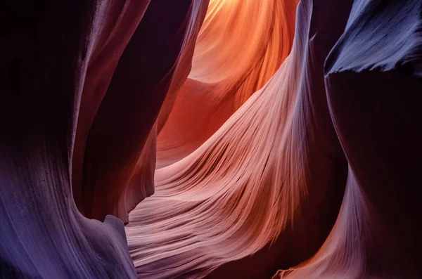 美国佩奇以东纳瓦霍土地上美丽的羚羊峡谷 — 图库照片