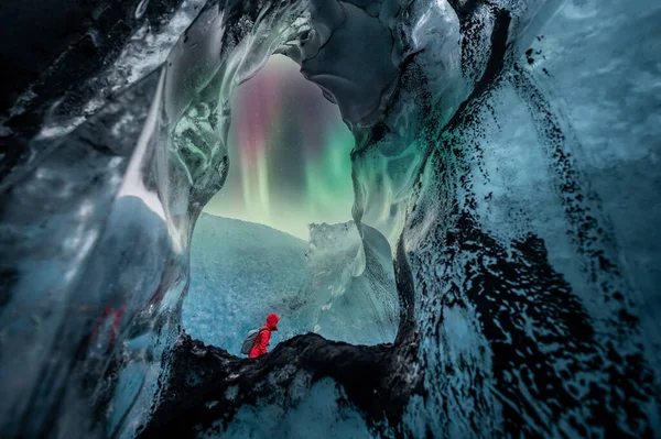 Northern Lights Aurora Borealis Gletser Ice Cave — Stok Foto