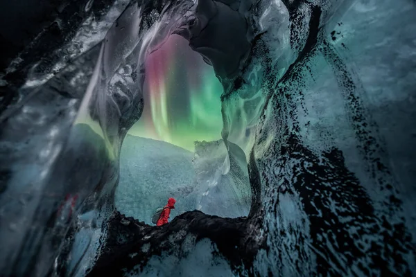 Northern Lights Aurora Borealis Gletser Ice Cave — Stok Foto