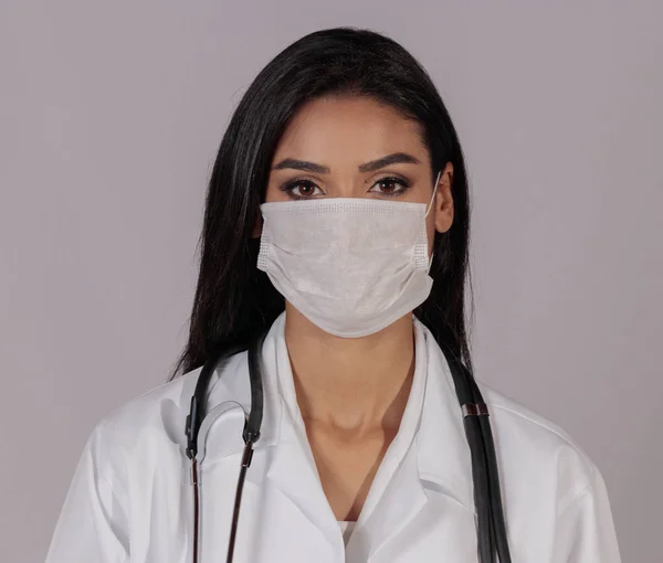 DISCARDABLE maskeli kadın Md alt.