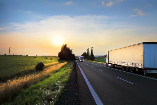 Camión en la carretera — Foto de Stock