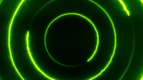 Neonové bakcpůda letící po neonové zářící rotující neónové trojúhelníky vytvářející tunel, zelené fialové spektrum, fluorescenční 3D vykreslování nekonečného světla, moderní barevné osvětlení, 4k — Stock video