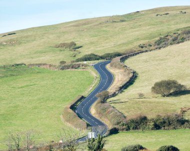Uzun ve dolambaçlı yol