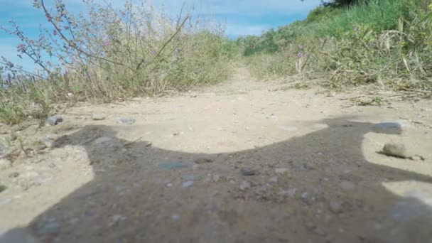 Aufnahmen Des Schattens Einer Startenden Und Startenden Drohne — Stockvideo