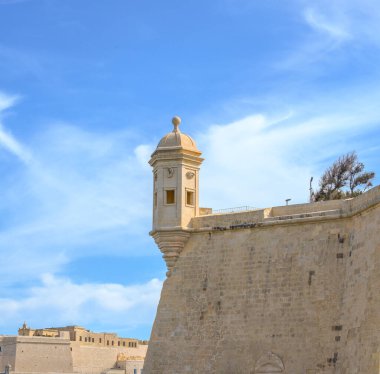 Senglea, Malta yarımadasının ucundaki Vedette Gözetleme Kulesi. Kulak ve gözle oyulmuş..