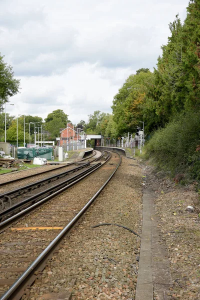 Klein Station Met Slechts Twee Perrons Rails — Stockfoto