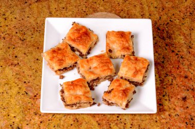 et kapak beyaz plaka 