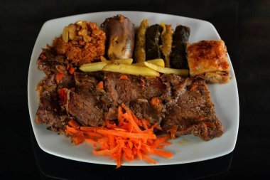 et ve pirinç kapak ve meze