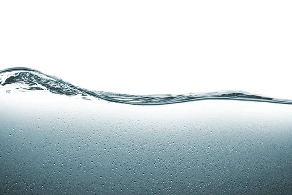 Beyaz arkaplanda temiz su akışı