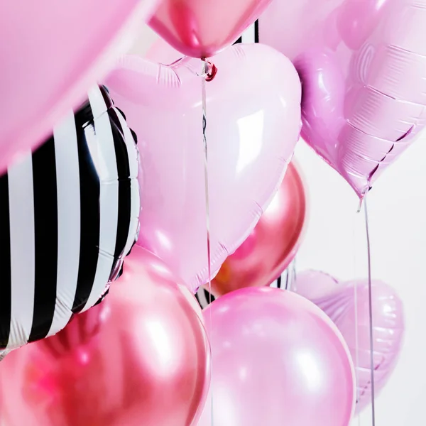 Set Van Ballonnen Vorm Van Een Hart Rond Roze Gestreept — Stockfoto