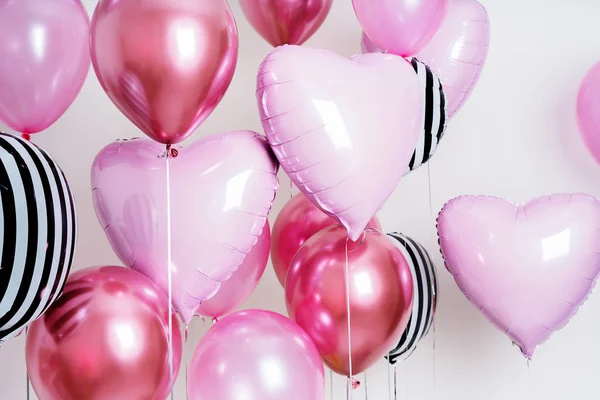Set Van Ballonnen Vorm Van Een Hart Rond Roze Gestreept — Stockfoto
