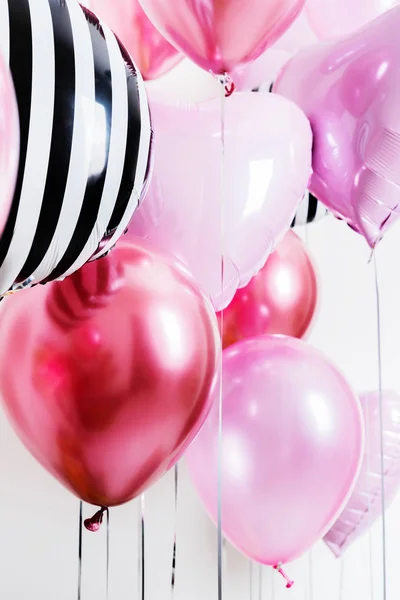 Set Van Ballonnen Vorm Van Een Hart Rond Roze Gestreept — Stockfoto