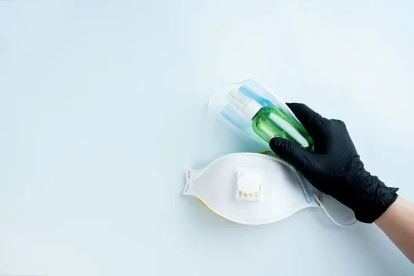 Filtering Antiviral Safety Face Masks Protective Breathing Mask Flu Coronaviru — Stock Photo, Image