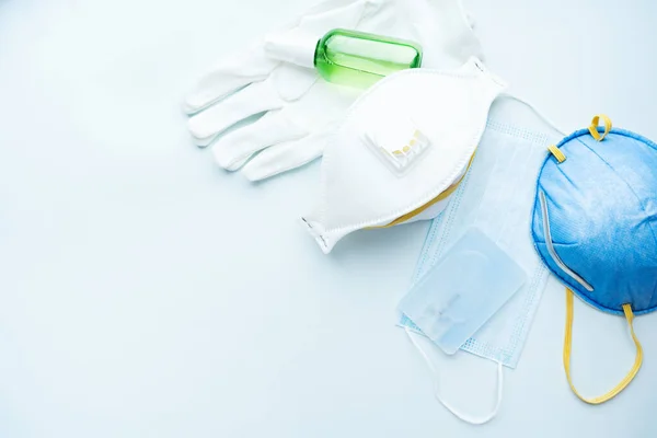 Set Van Beschermende Wegwerp Antivirale Verschillende Filter Beschermende Gezichtsmaskers Handschoenen — Stockfoto