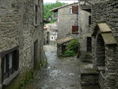 İl şehir İspanya. Rupit.