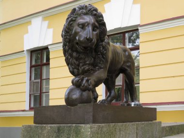              Aslan şehir manor Novgorod korur. Rusya.                  