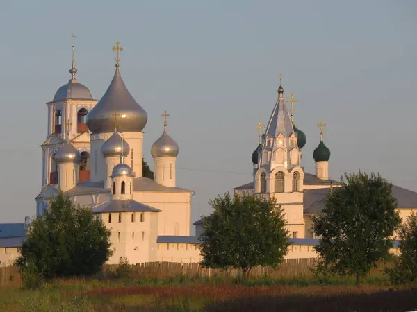 Rússia Anel Ouro Pereslavl Zalessky Mosteiro Nikitsky Localizado Lado Parque — Fotografia de Stock
