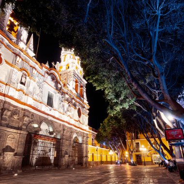 Puebla şehrindeki La Compania Tarihi Kilisesi