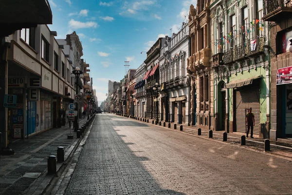 Calle vacía Avenida de la Reforma en Puebla durante Covid-19 — Foto de Stock