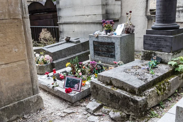 Гробница Джима Моррисона Кладбище Пер Лашез Париж — стоковое фото