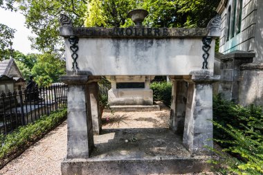 Ünlü Fransız oyun yazarı, aktör ve şair Moliere 'in Paris' teki Pere Lachaise Mezarlığı 'ndaki mezarı.