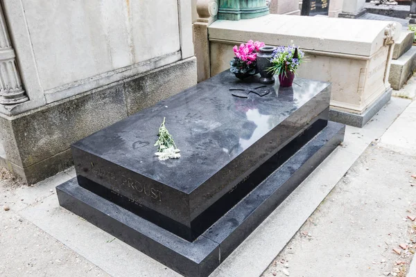 Гробница Марселя Пруста Французского Писателя Брата Роберта Кладбище Пер Лашез — стоковое фото