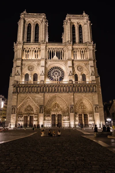 Zachodnia Fasada Katedry Notre Dame Paris Oświetlona Nocy — Zdjęcie stockowe