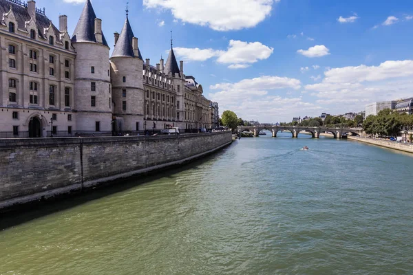 Řeka Seina Pont Neuf Quai Horloge Slunečného Dne Paříž — Stock fotografie