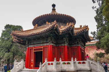 Qianqiu Pavyonu Pekin 'in Yasak Şehir İmparatorluk Bahçesi' nde.